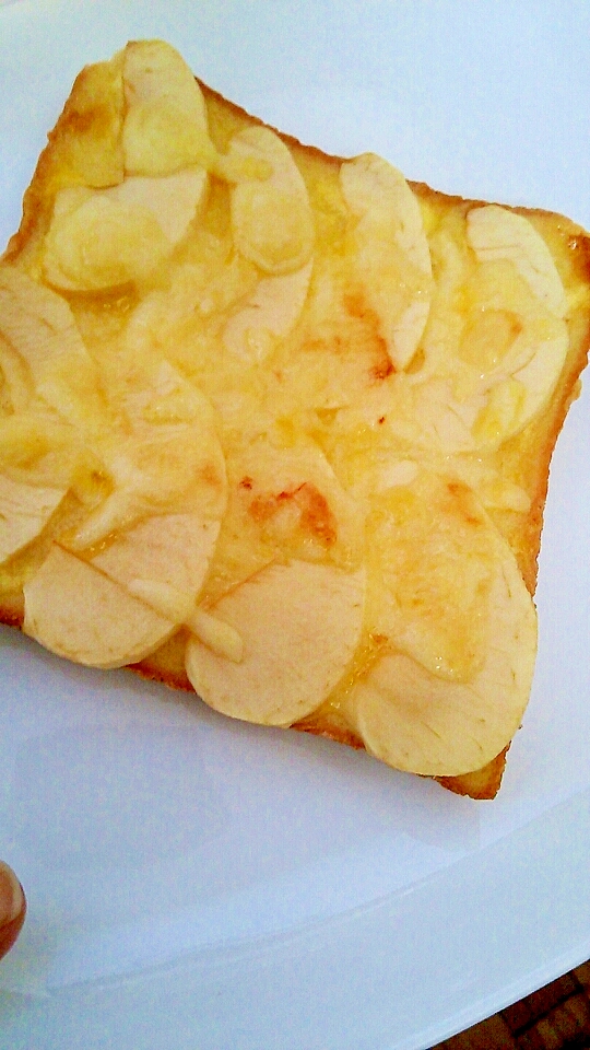 りんごマヨチーズトースト