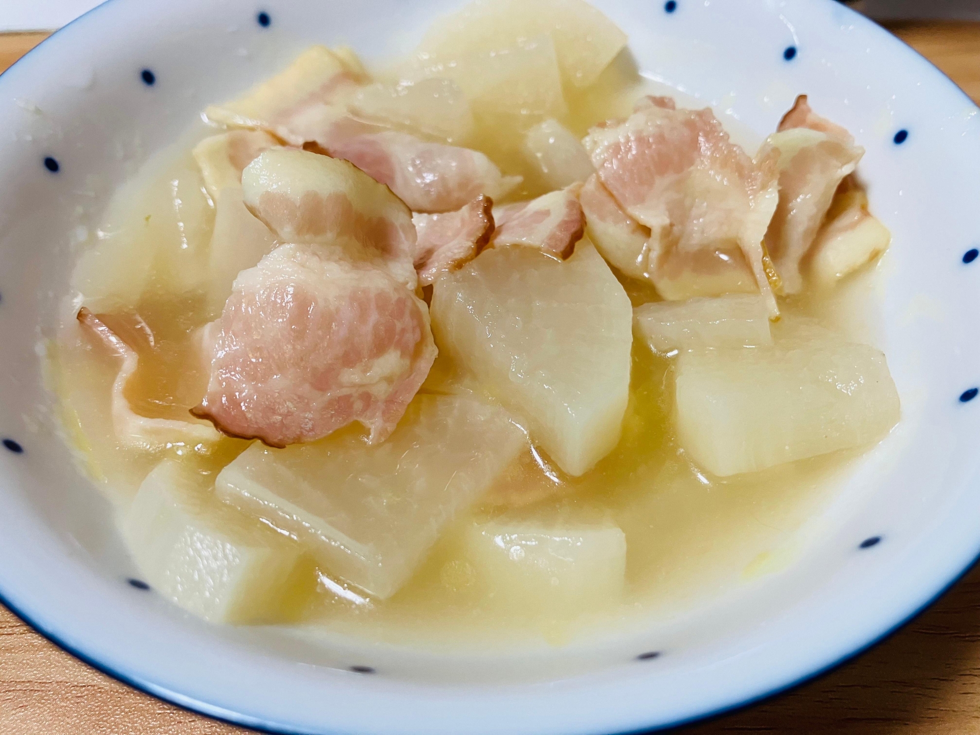 大根とベーコンのコンソメ煮
