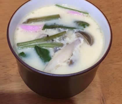 東丸　うどんの素で茶碗蒸し　カニカマとしめじ