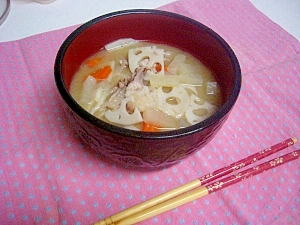 冬には＾＾具だくさんのまろやか味噌煮込みうどん