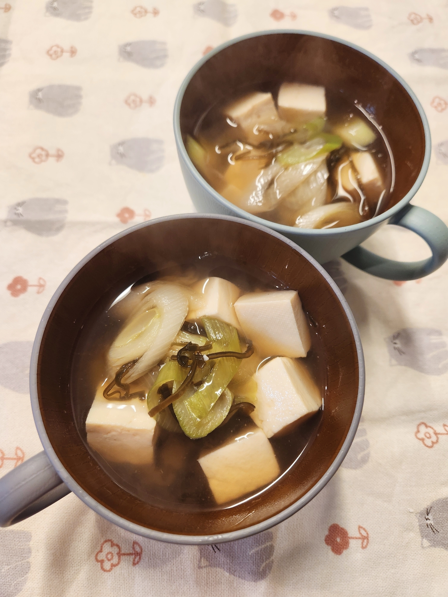 豆腐とネギの昆布スープ