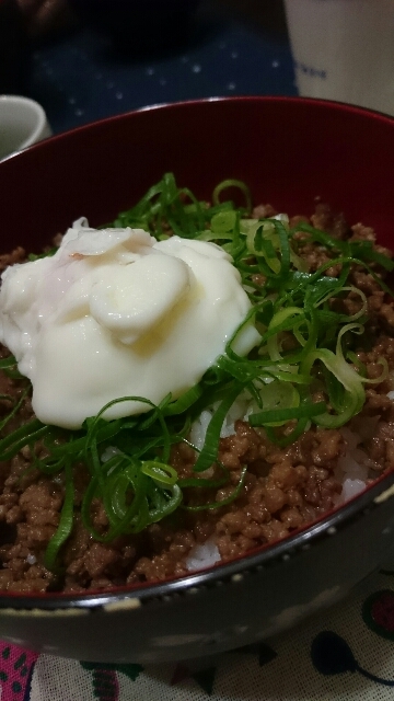 そぼろ温玉丼