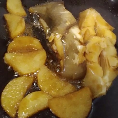 カレイと長芋のめんつゆ煮