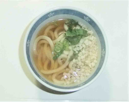 白だしで簡単天かすうどん