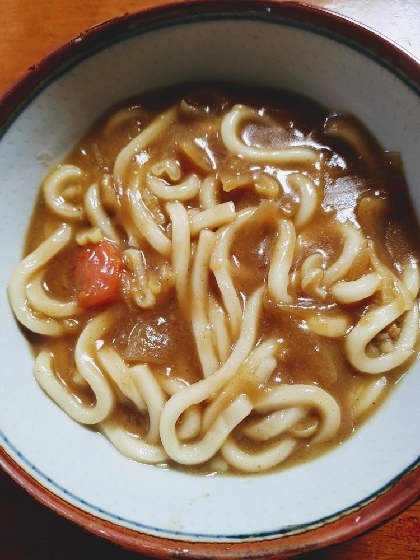 なるほど！ お鍋がキレイになり最後にお鍋の周りに付いたカレーも無駄なく美味しくいただけました(*^^*) 今後はカレーの最後はうどんで締めます、レシピ感謝です！