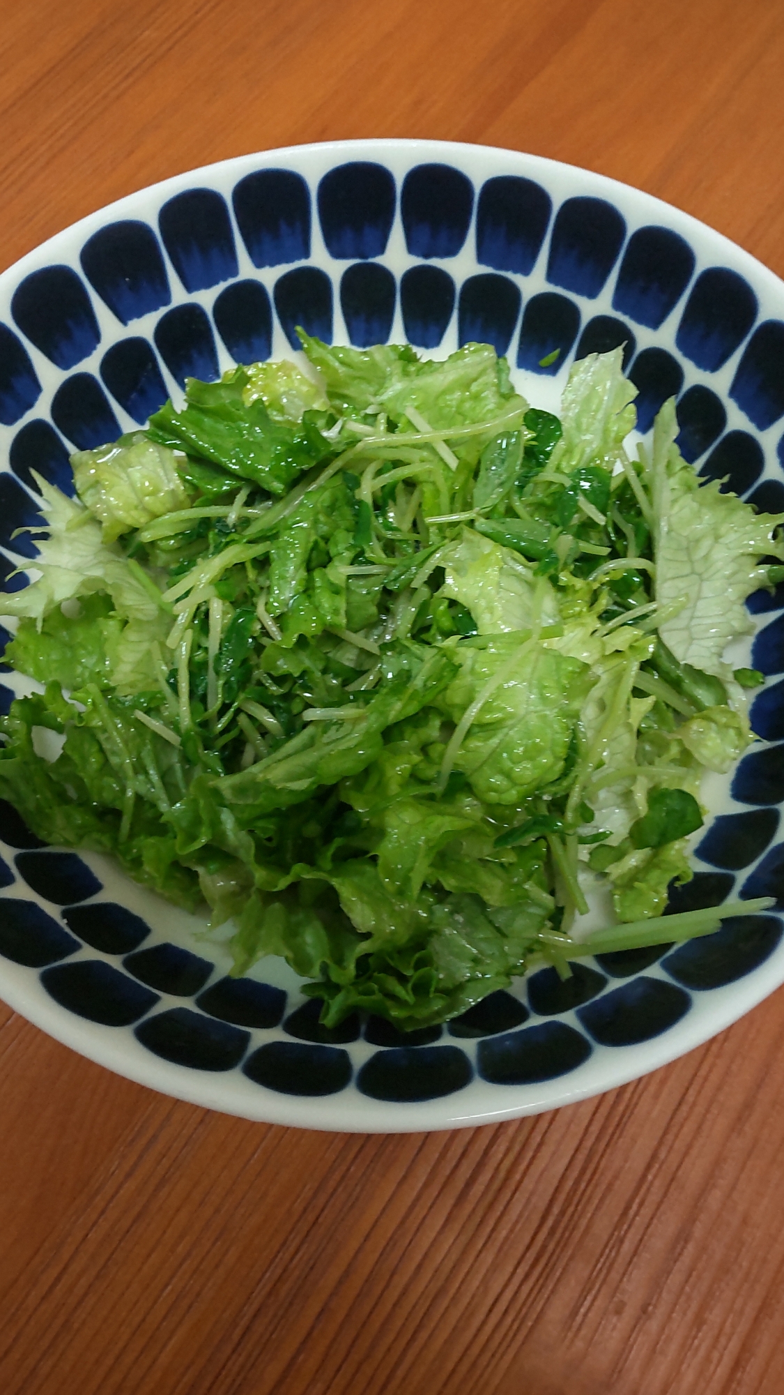 豆苗とレタスのナムル風☆