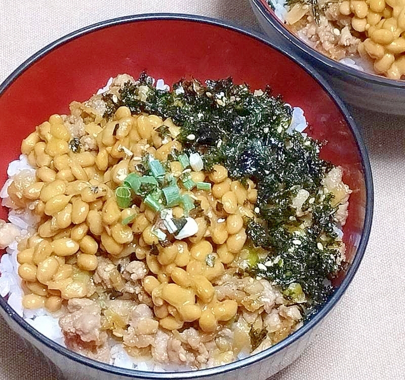 余ったカットキャベツも加えて納豆スタミナ丼