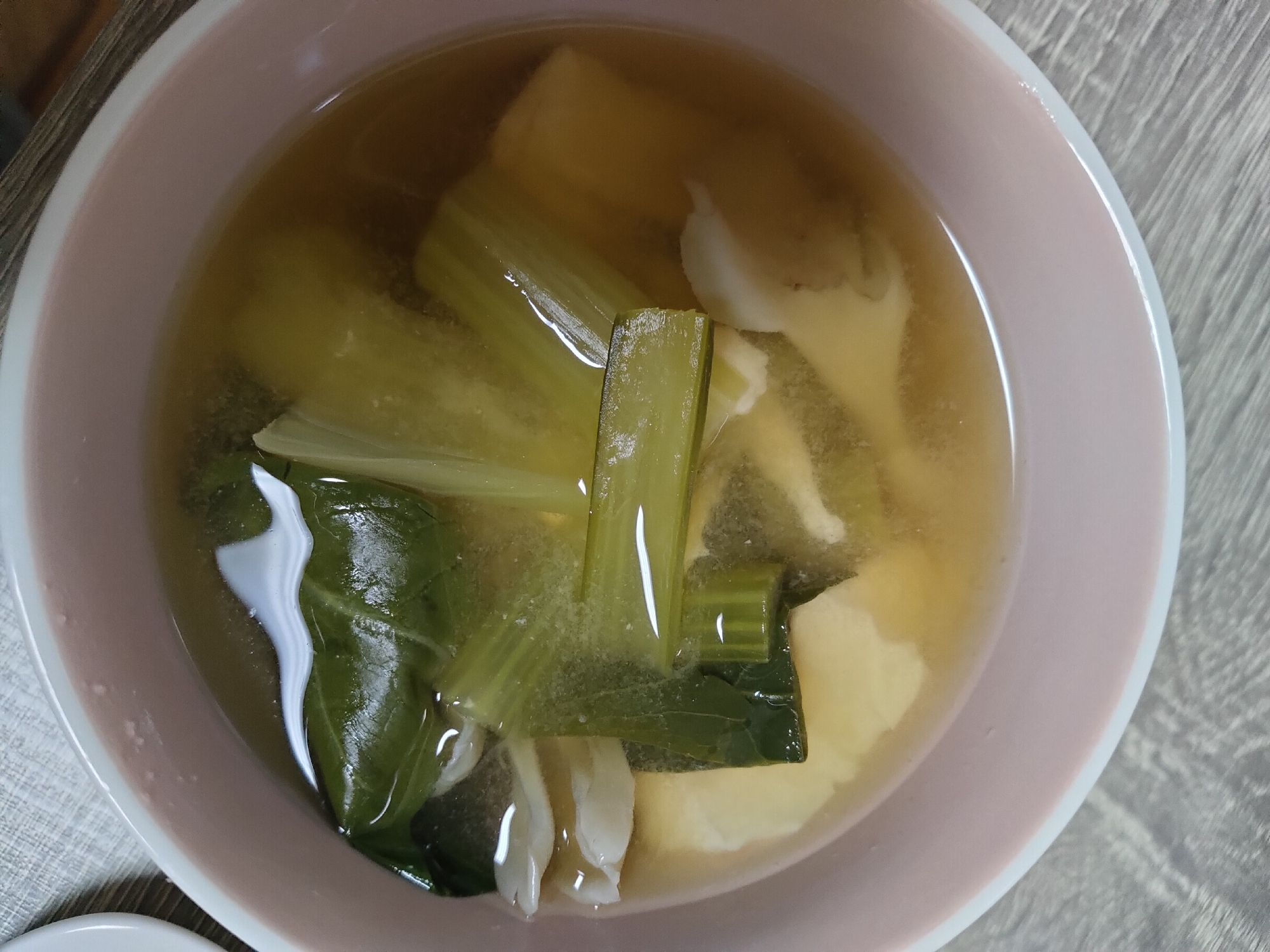 小松菜と舞茸、豆腐のお味噌汁