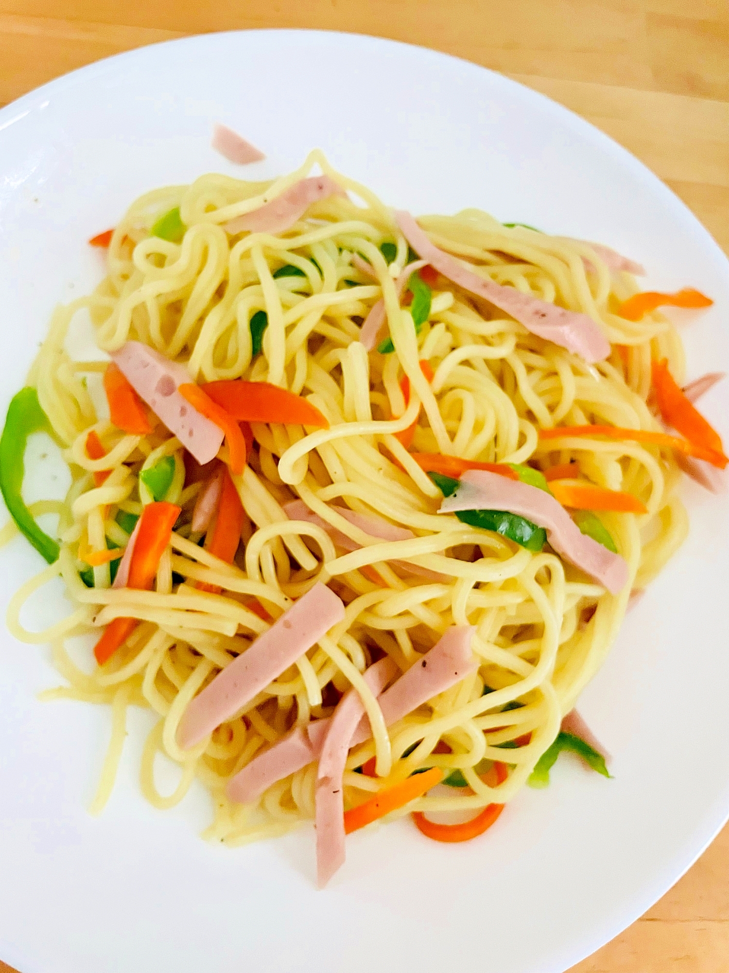 人参とピーマンの塩焼きそば