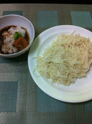 大根おろしと梅干しでさっぱりそうめん