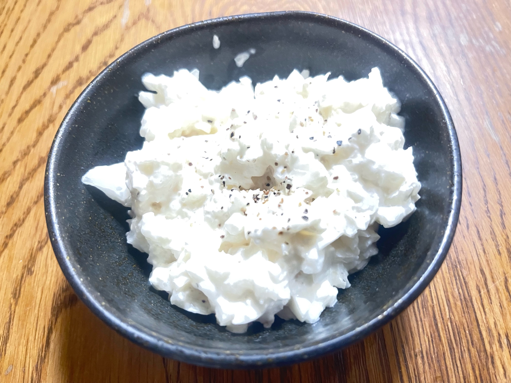 玉ねぎとクリームチーズのサラダ