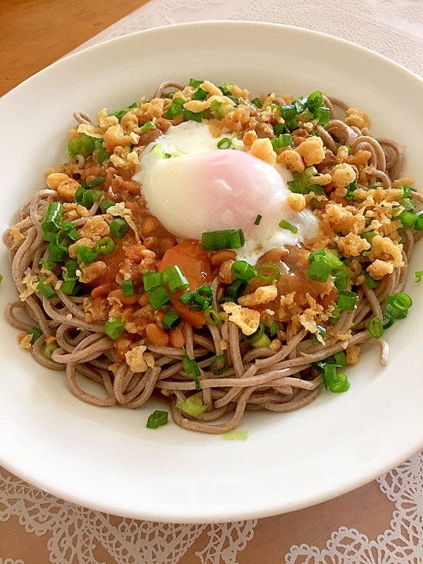 意外なおいしさ！ぶっかけカレー納豆そば♪