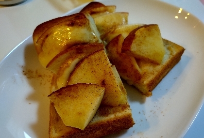 チーズとりんごのトースト（長野産）