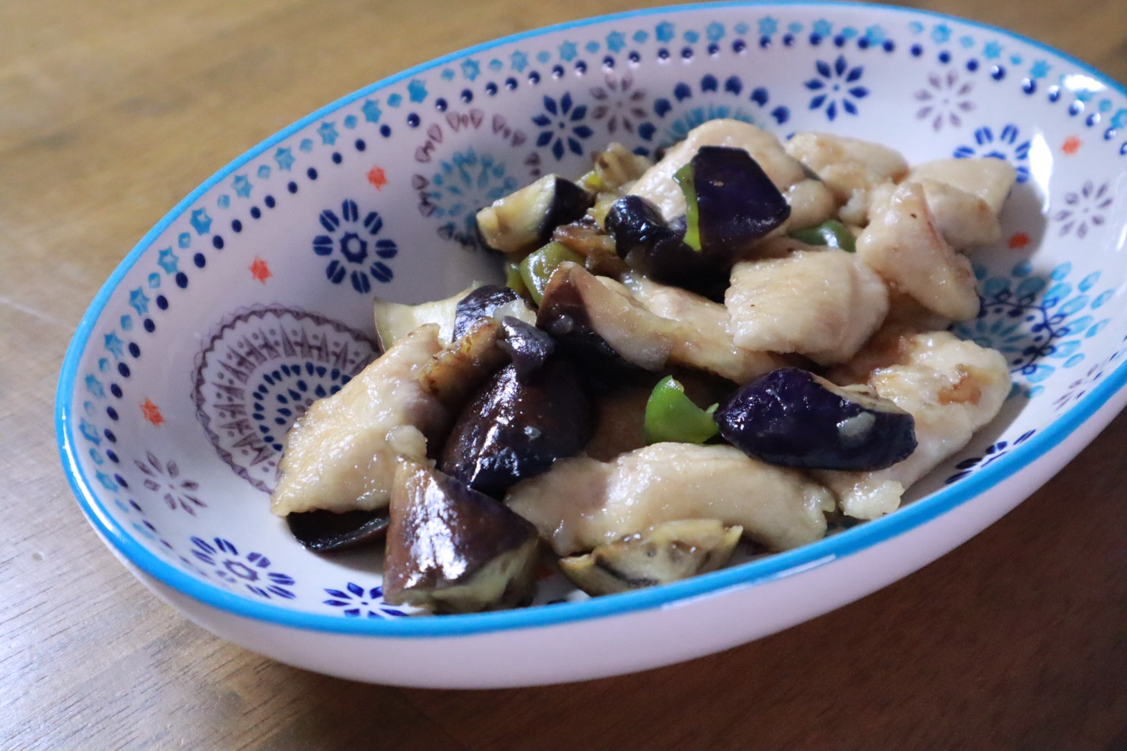 【節約！】鶏胸肉と茄子とピーマン炒め