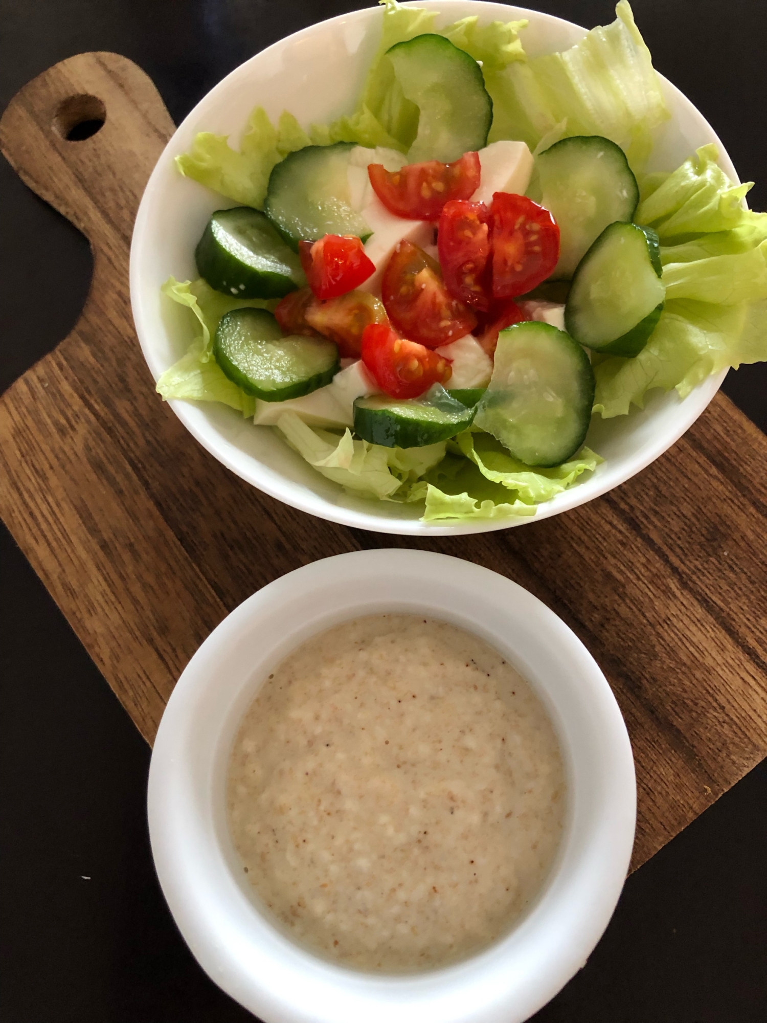 豆腐でつくるクリーミーな胡麻ドレッシング