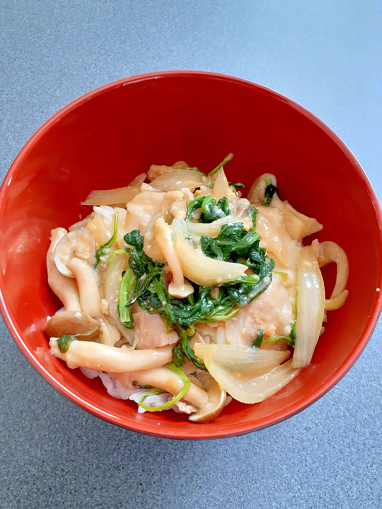 ☆休日のお昼は…「野菜と一緒に♪豚みそ丼」