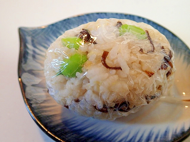 生姜香る　昆布佃煮と枝豆のおにぎり