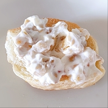 ヨーグルトクリームが美味しいトースト