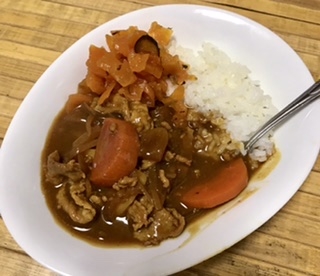 肉じゃがを作りすぎたので、こちらを作らせて頂きました。
リメイクとは思えない程、とても美味しかったです。
ルーも少なくて良くていいですね。
ご馳走様でした。