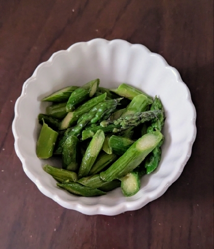アスパラのバター醤油と黒コショウ焼き