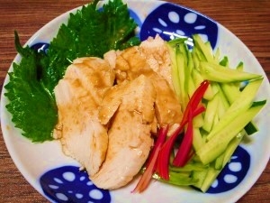 レンジで簡単　鶏ムネ肉生姜ゴマ醤油サラダ
