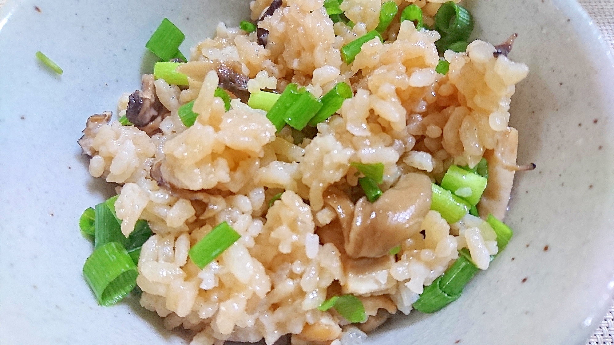 キノコと鶏肉の炊き込みご飯