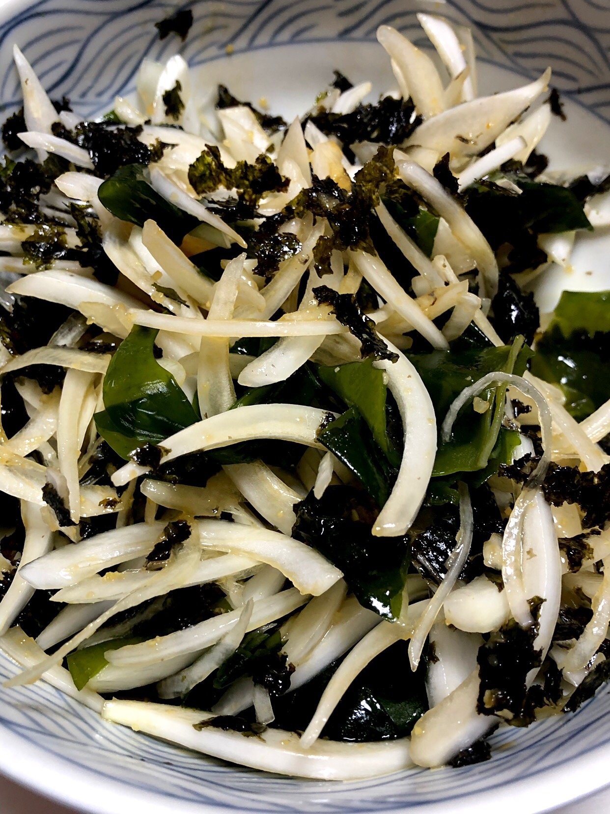 玉ねぎワカメ韓国海苔のサラダ