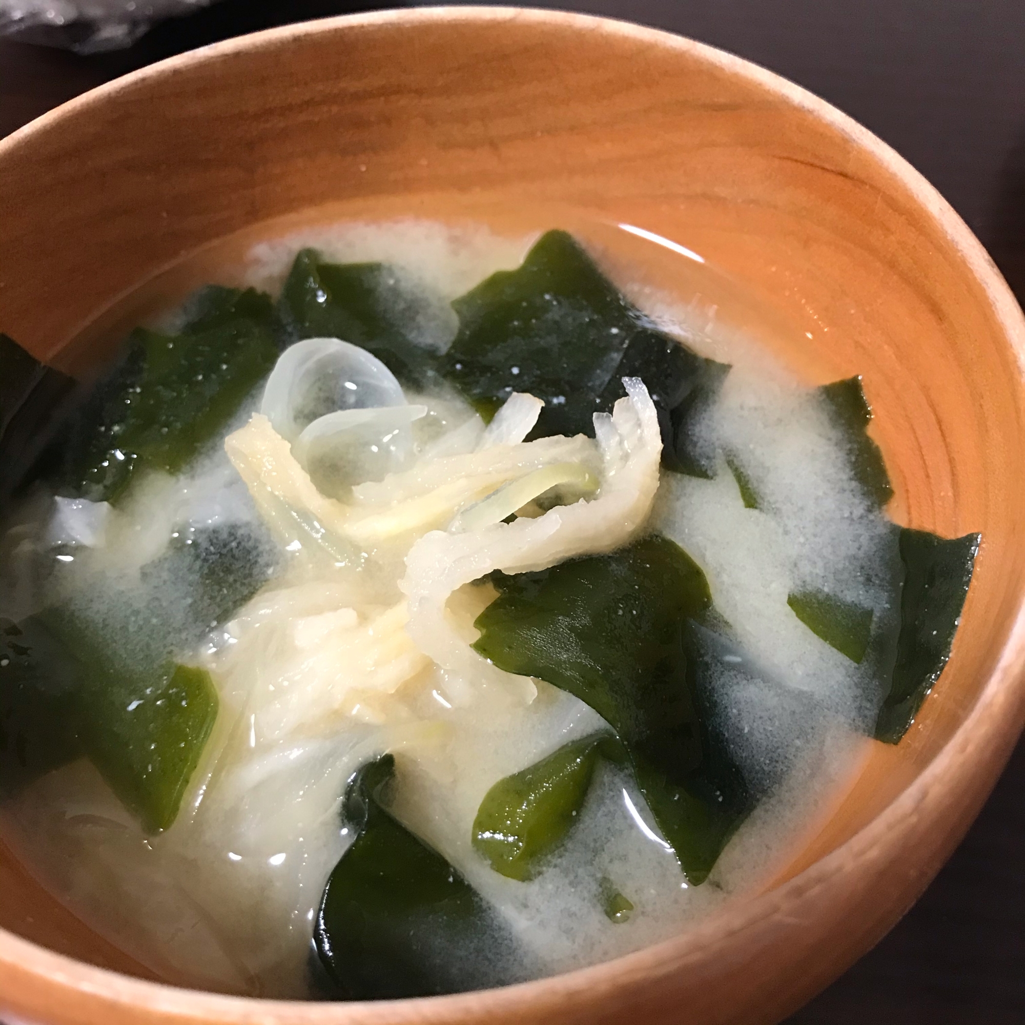 ミネラルたっぷり。切り干し大根とわかめの味噌汁