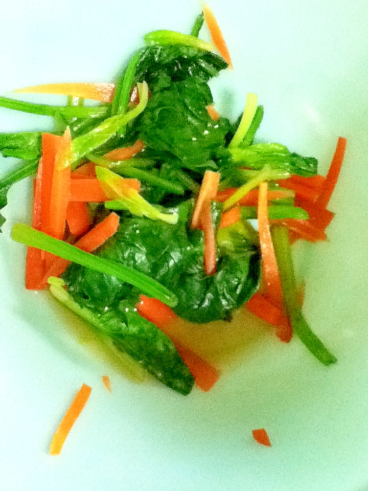 小松菜とにんじんの和え物
