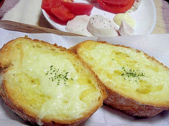 フランスパンのチーズトースト