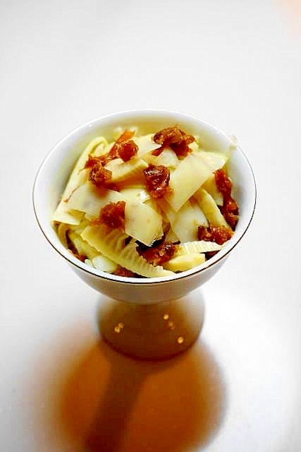 コレとぬる燗があれば幸せ！タケノコの梅肉おかか和え
