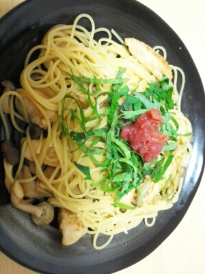 チキンときのこの梅しそパスタ レシピ 作り方 By みゆ090502 楽天レシピ
