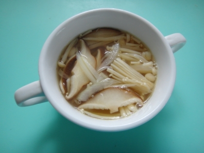 玉ねぎと椎茸とえのきのスープ