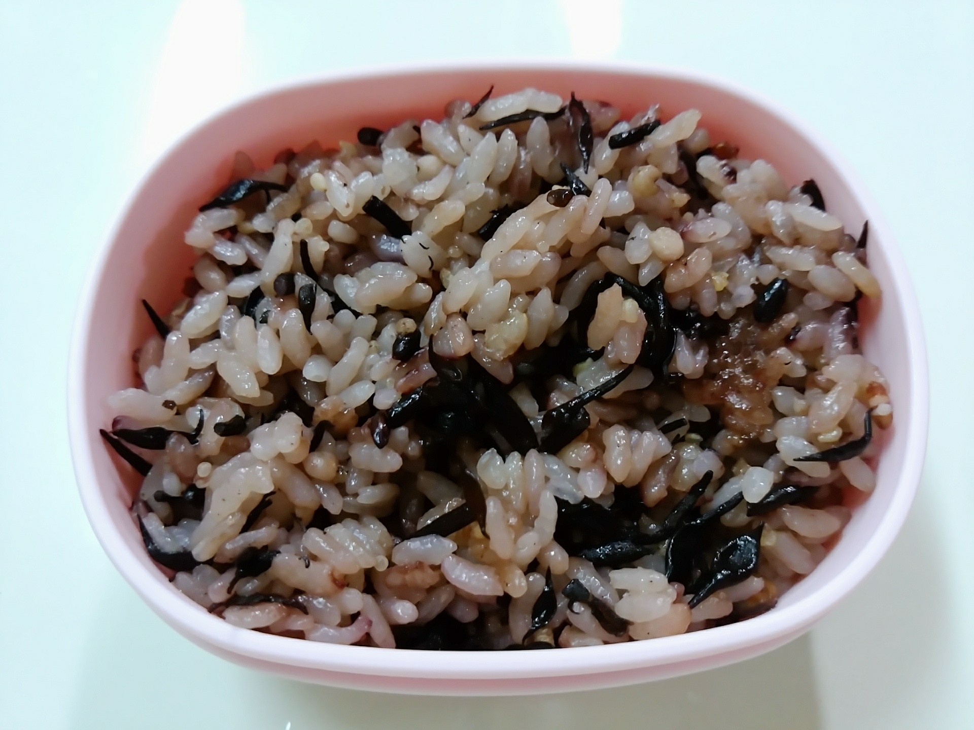 ひじきと雑穀米の炊き込みご飯