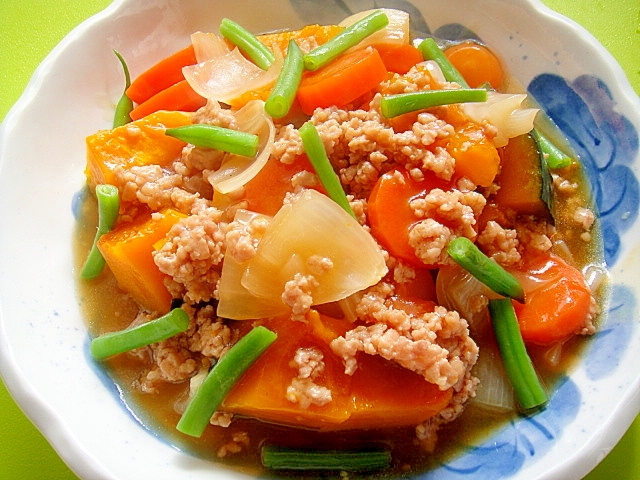 かぼちゃとにんじんの鶏そぼろ煮