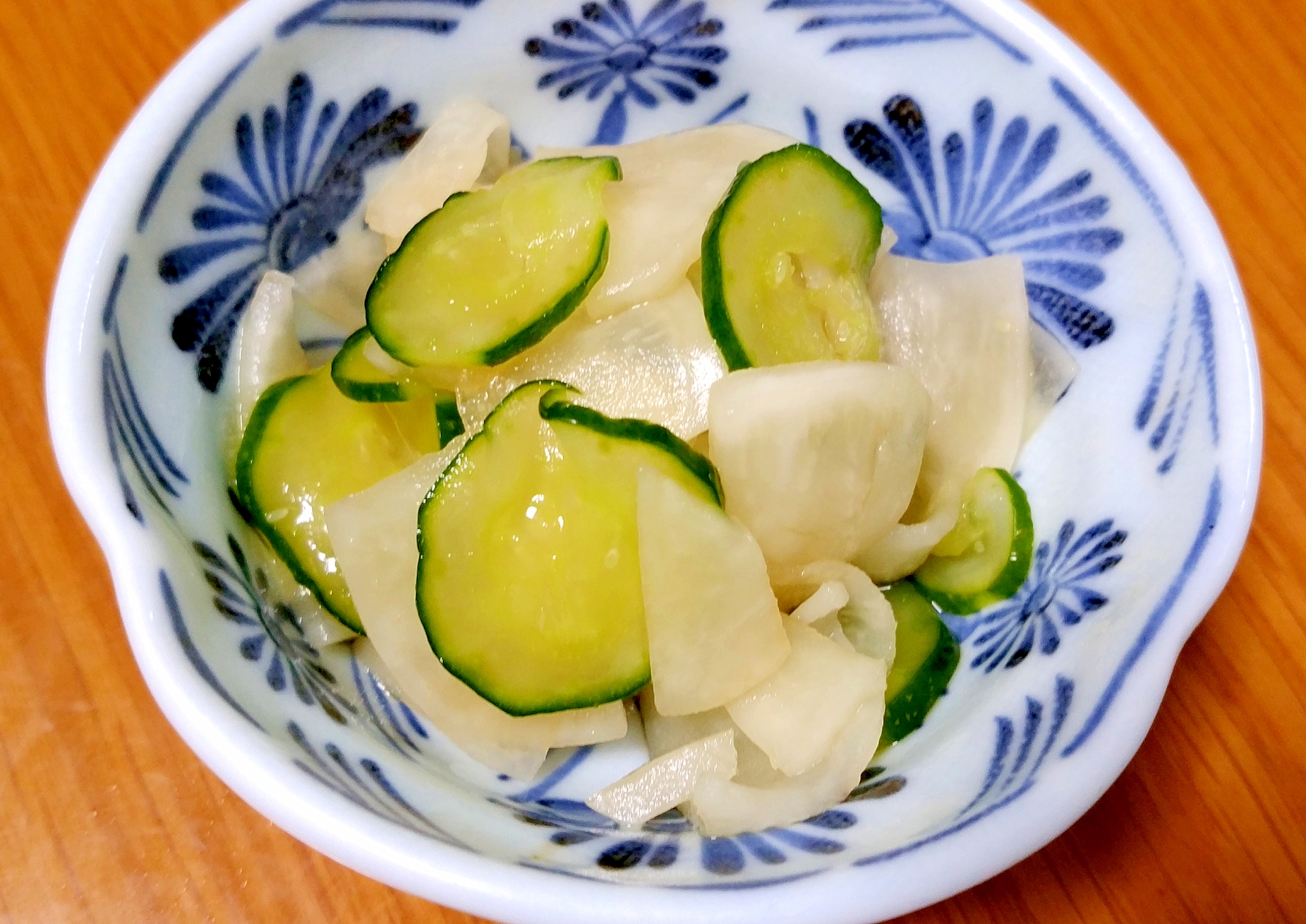 暑い日に☆きゅうりとかぶの酢の物♪