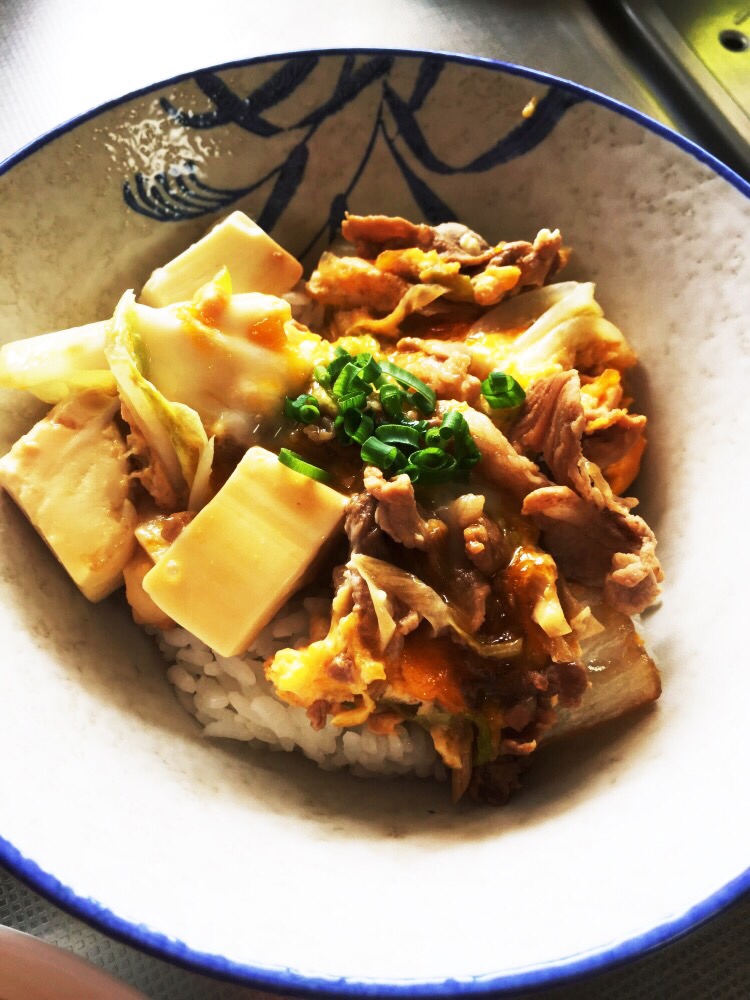 節約！お昼ごはんに♡すき焼き豚丼