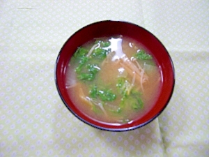 白菜とわさび菜の味噌汁