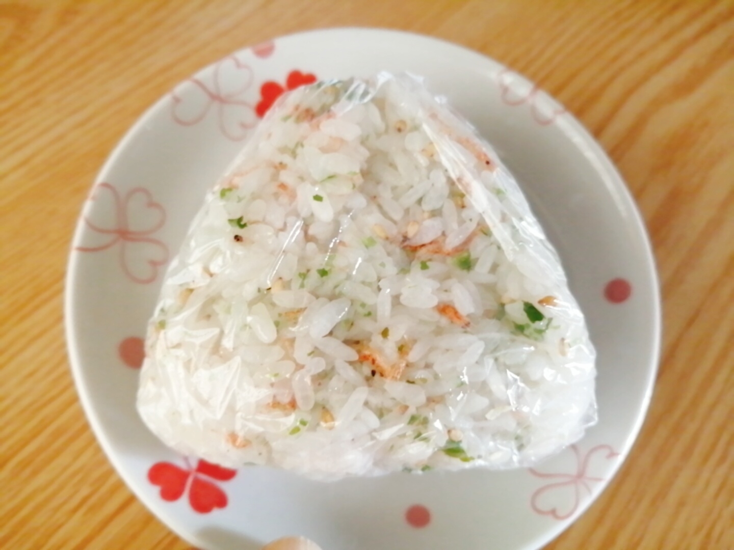 あみえびと青海苔とごまのおにぎり