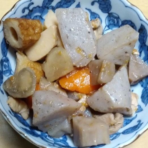 鶏肉と蒟蒻と筍とごぼうと人参と竹輪の煮物