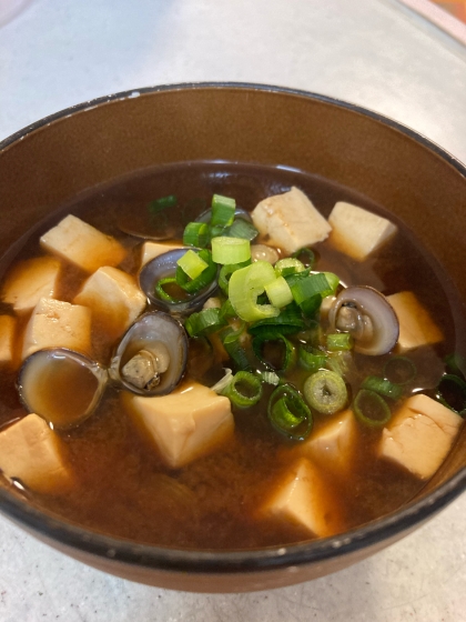 赤だしが美味しい♡しじみと豆腐の赤だし味噌汁