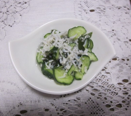 libre*様、シラスサラダを作りました♪
とっても美味しいレシピをありがとうございます！！
良い夜をお過ごしくださいませ☆☆☆