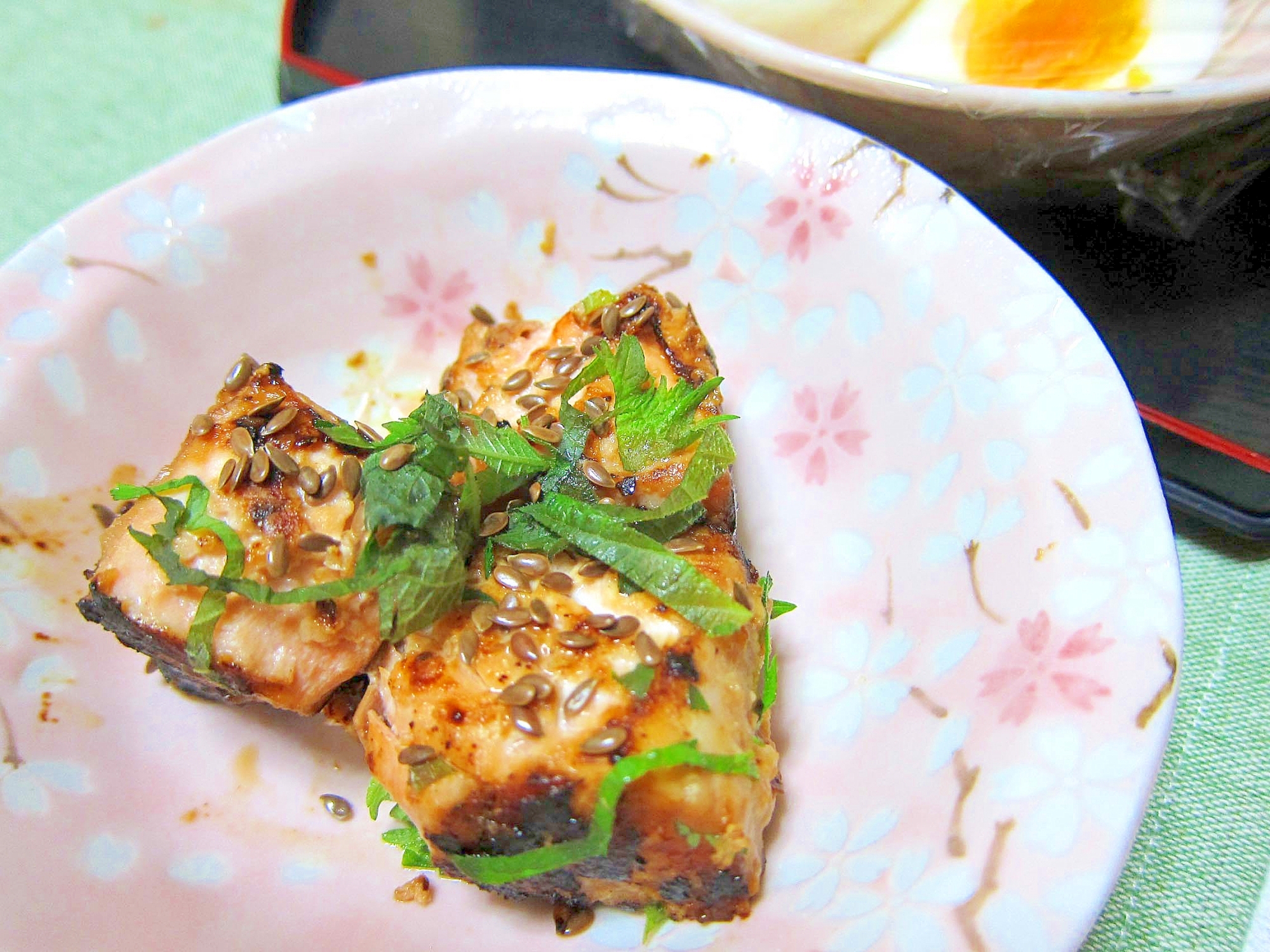 北海道の新巻鮭の塩麹しそソテー レシピ 作り方 By みたらしたまご 楽天レシピ 北海道の新巻鮭の塩麹しそソテー レシピ 作り方 By みたらしたまご 楽天レシピ