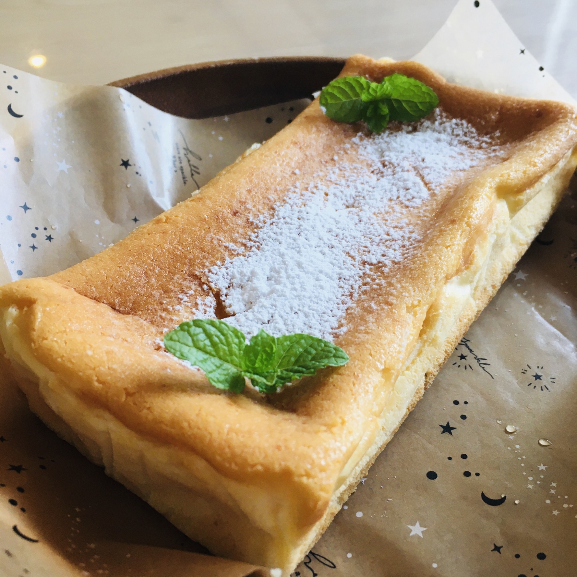 水切りヨーグルトとホワイトチョコのチーズケーキ