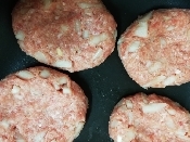 めんつゆで照り焼きハンバーグ レシピ 作り方 By あおあおまる 楽天レシピ めんつゆで照り焼きハンバーグ レシピ 作り方 By あおあおまる 楽天レシピ