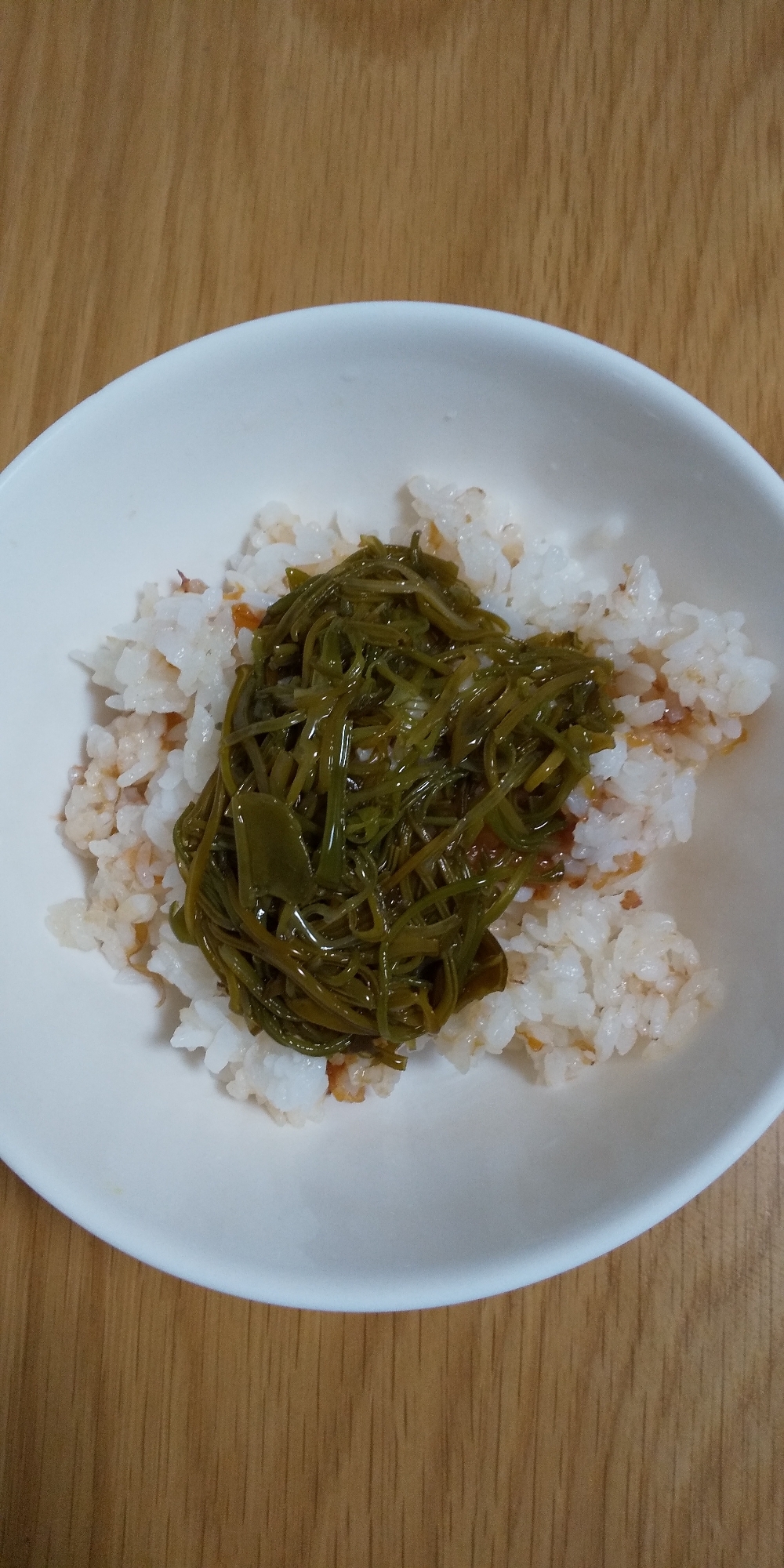 夏バテに！おかか梅めかぶ丼