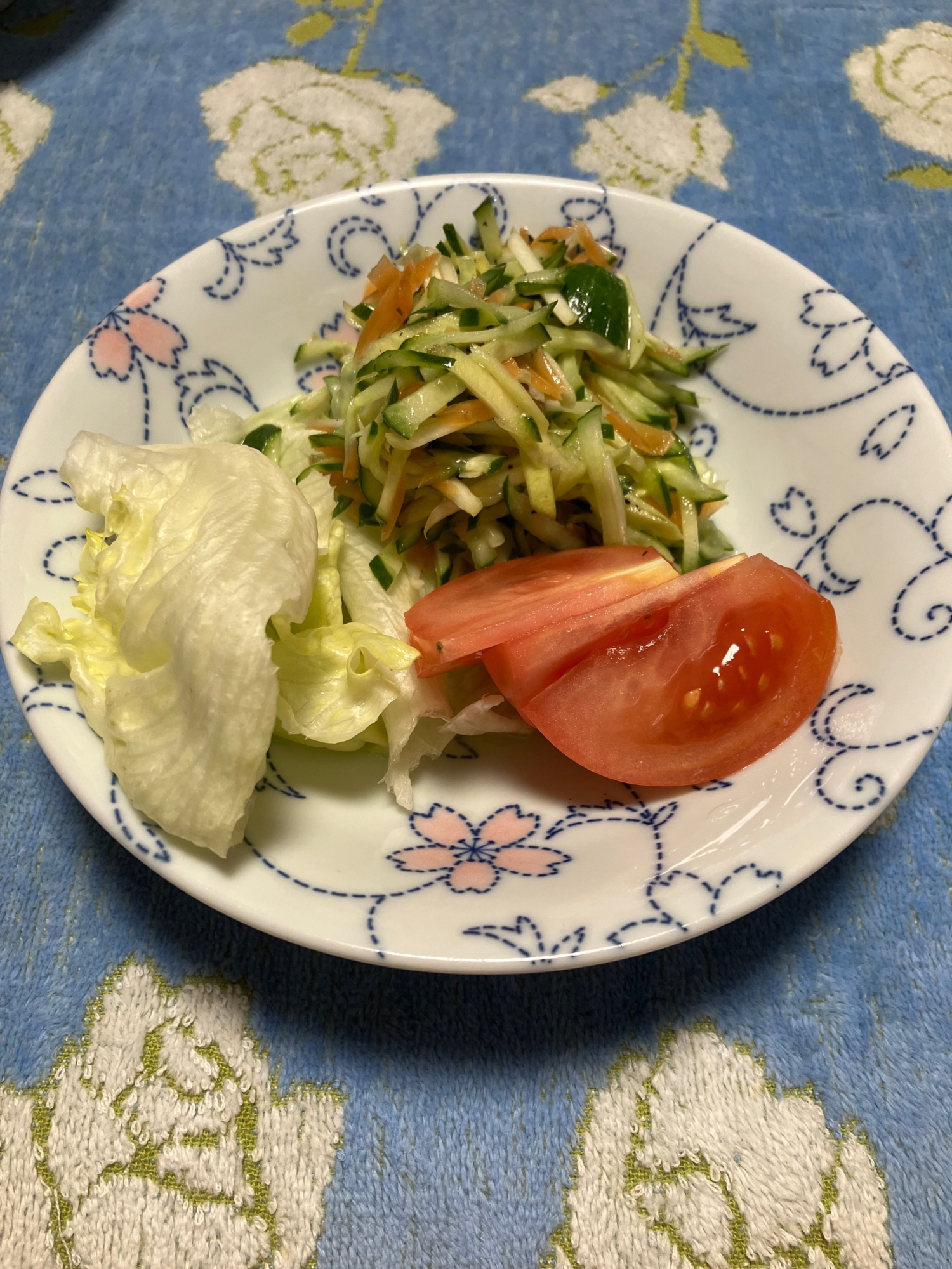 野菜の皮のサラダ