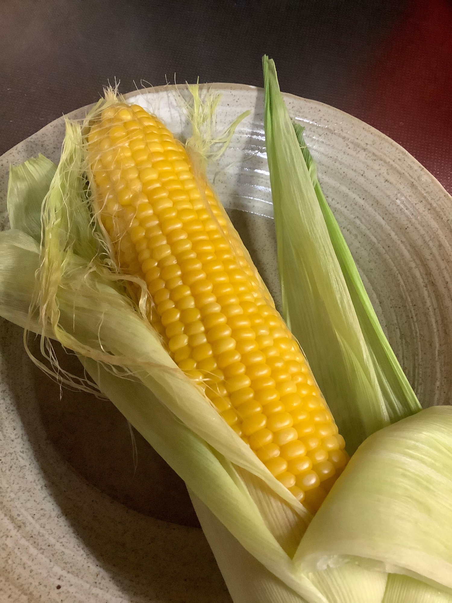 レンジだけで生トウモロコシを甘く食べられる