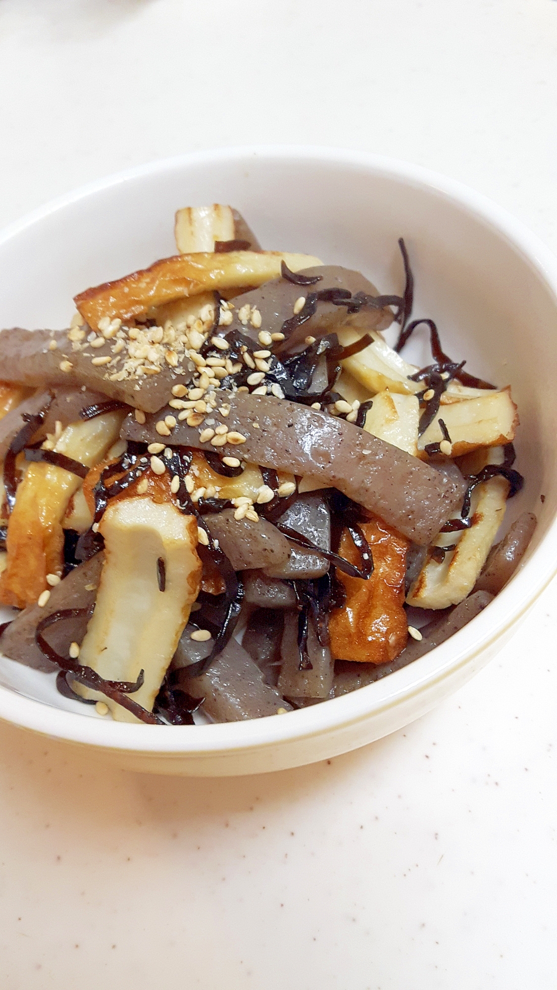 簡単!(^^)ちくわとこんにゃくの塩昆布炒め♪