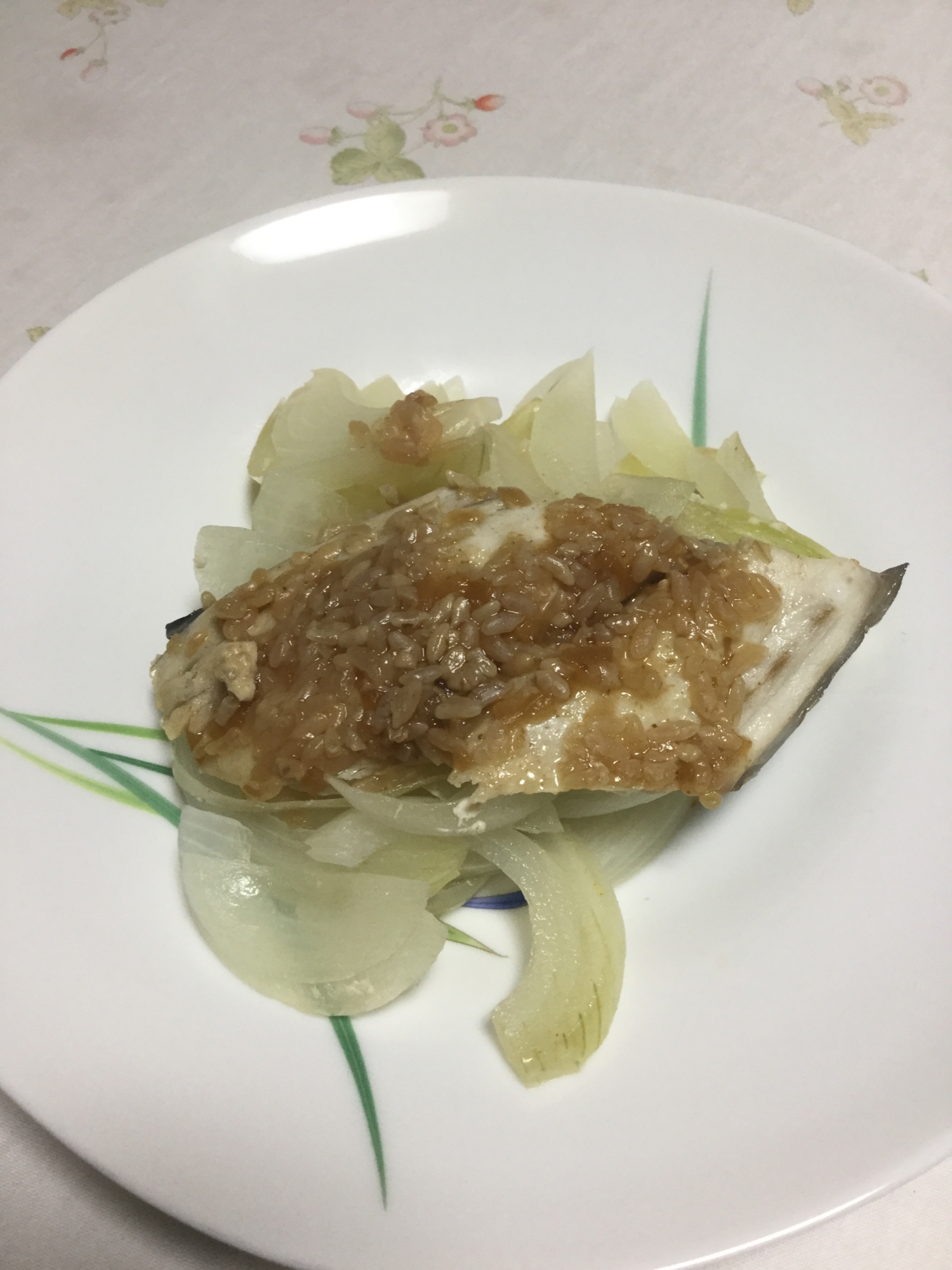 さわらと玉ねぎの醤油麹蒸し